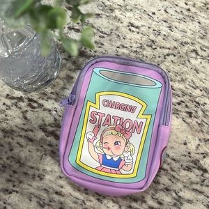 Bentoy  “charging station” bag. Purple